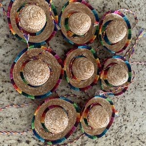 Mini sombreros